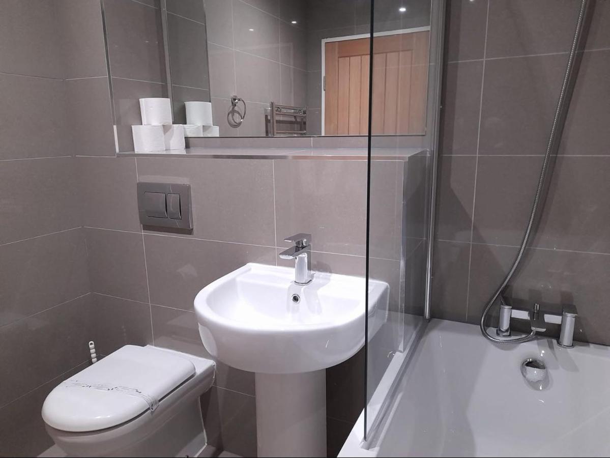 Apartments Heathrow - Hounslow Cranford エクステリア 写真