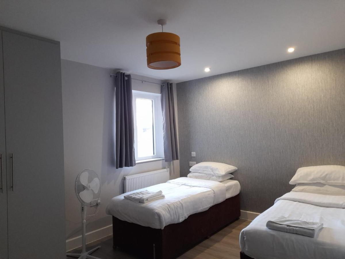 Apartments Heathrow - Hounslow Cranford エクステリア 写真